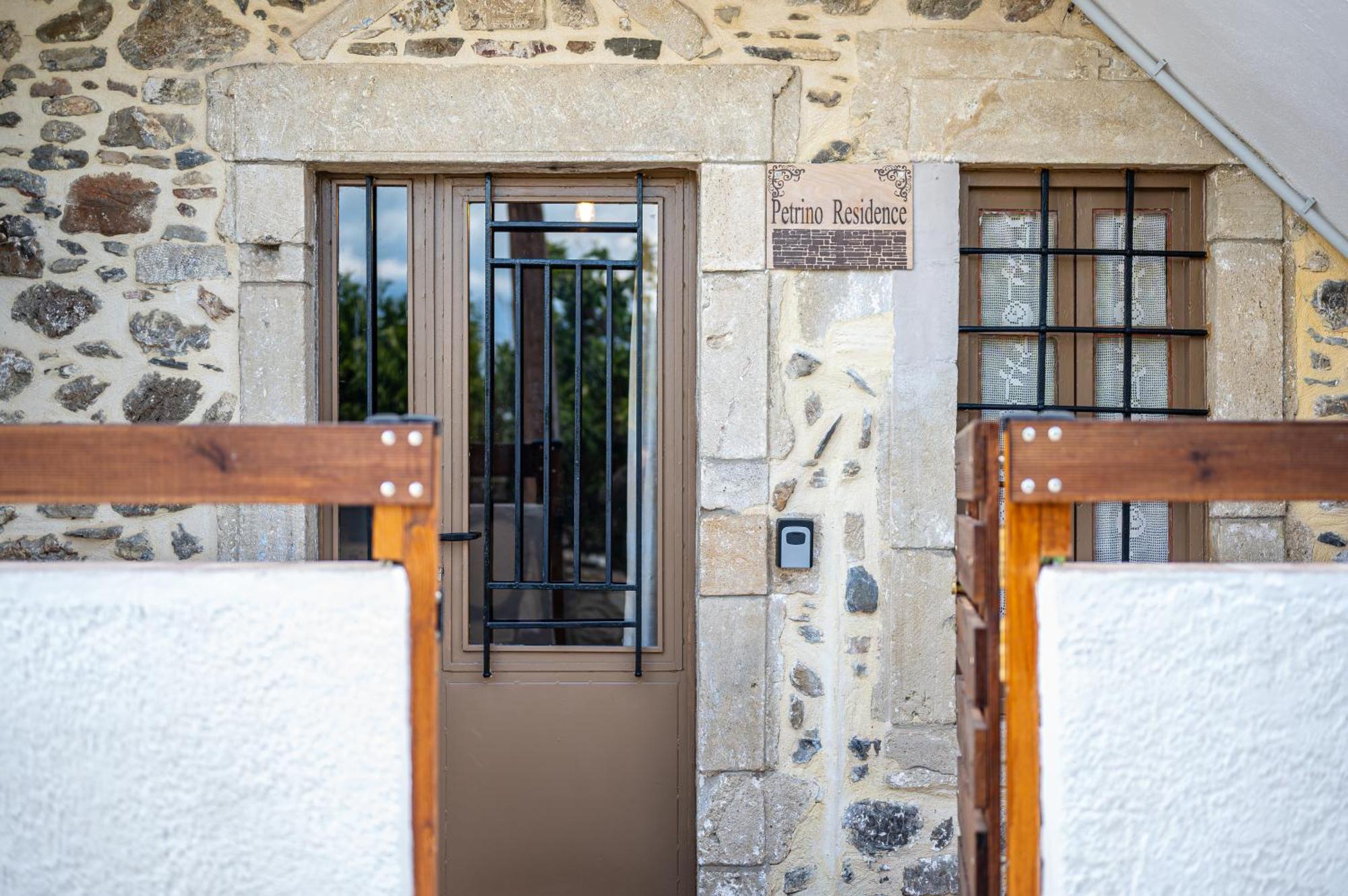 Petrino Residence Pombia 外观 照片